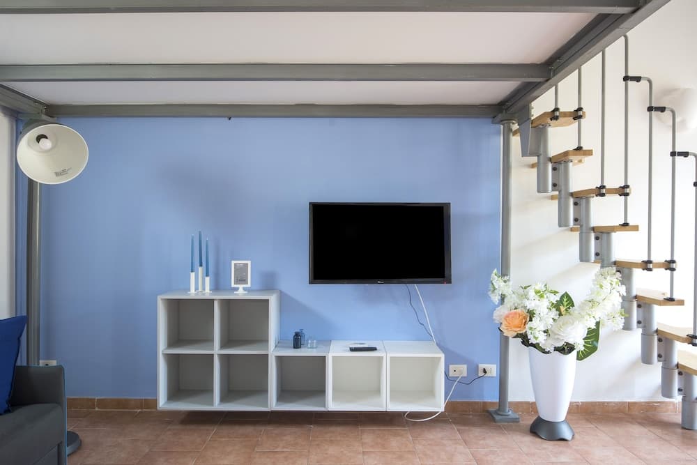 JOIVY Blue Terraced House