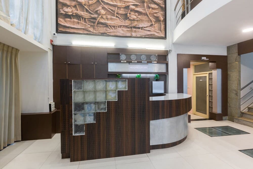 Capital O 38609 Neighbour Inn