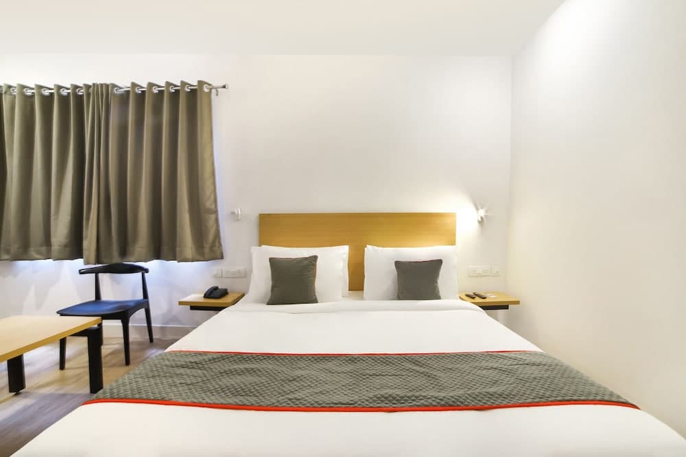 OYO Townhouse 120 Shushant Lok