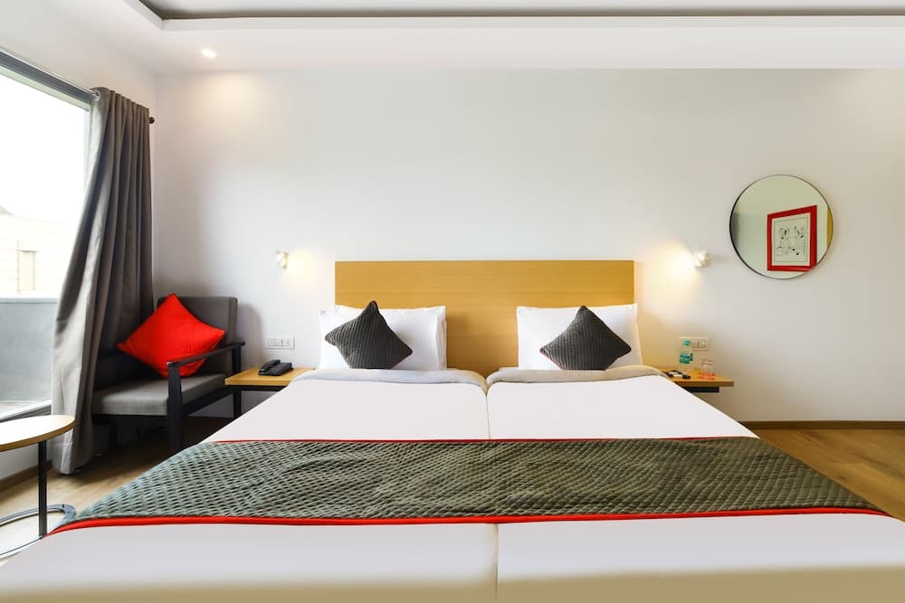 OYO Townhouse 120 Shushant Lok