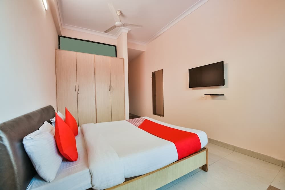 OYO 37212 Hotel Soft Petals By Arn Group