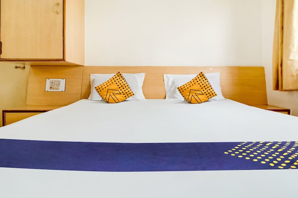 SPOT ON 37458 Hotel Rahi