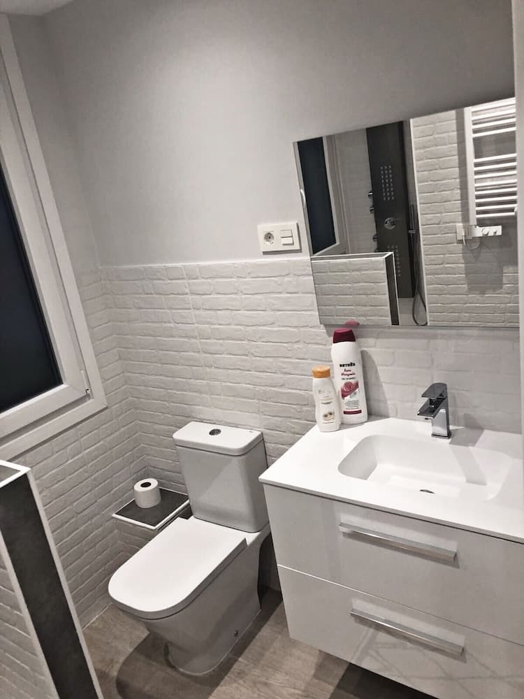 Lersundi Guggenheim by Urban Hosts