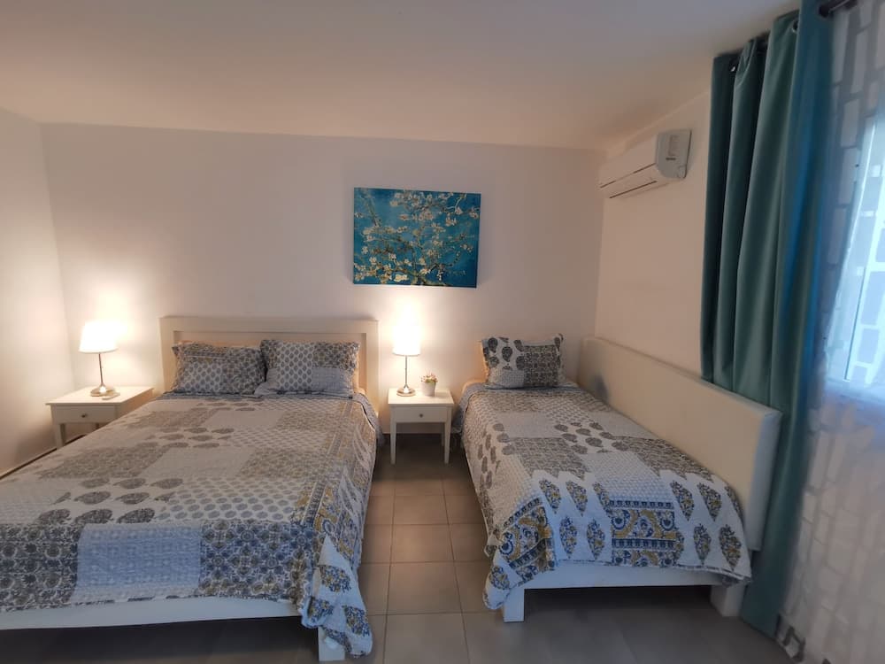 SOL CARIBE SUITES DELUXE Beach Club and Pool