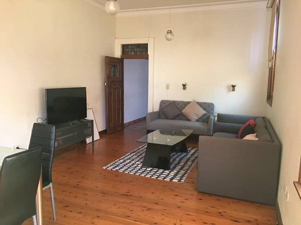 Spacious 3 Bedroom Terrace in Newtown