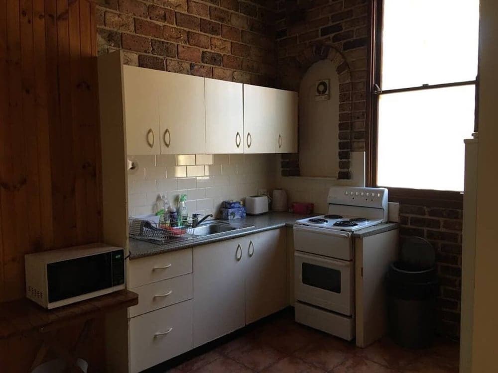 Spacious 3 Bedroom Terrace in Newtown