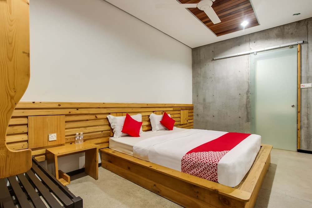 OYO 89454 Hotel Pavilion Inn