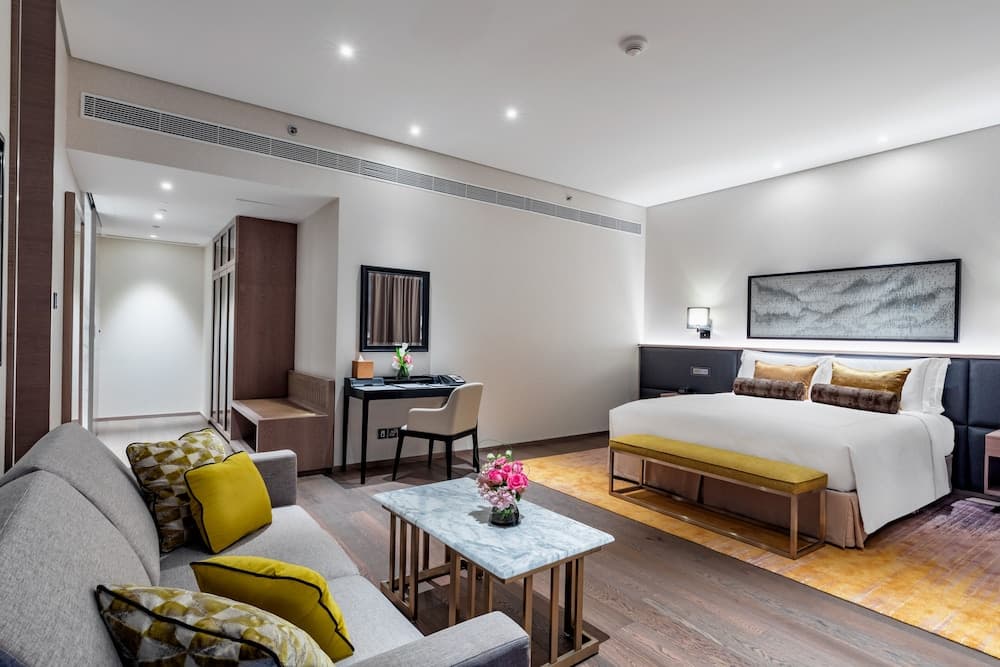 Taj Jumeirah Lakes Towers