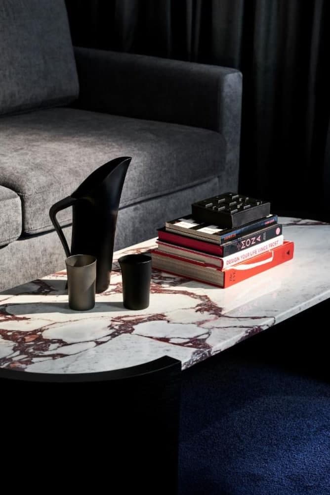 Midnight Hotel, Autograph Collection