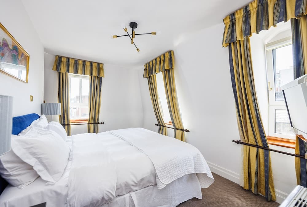 Carlton Court - Mayfair