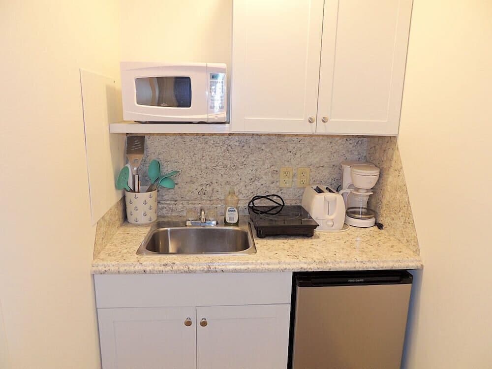 West Winds Motel & Cottages