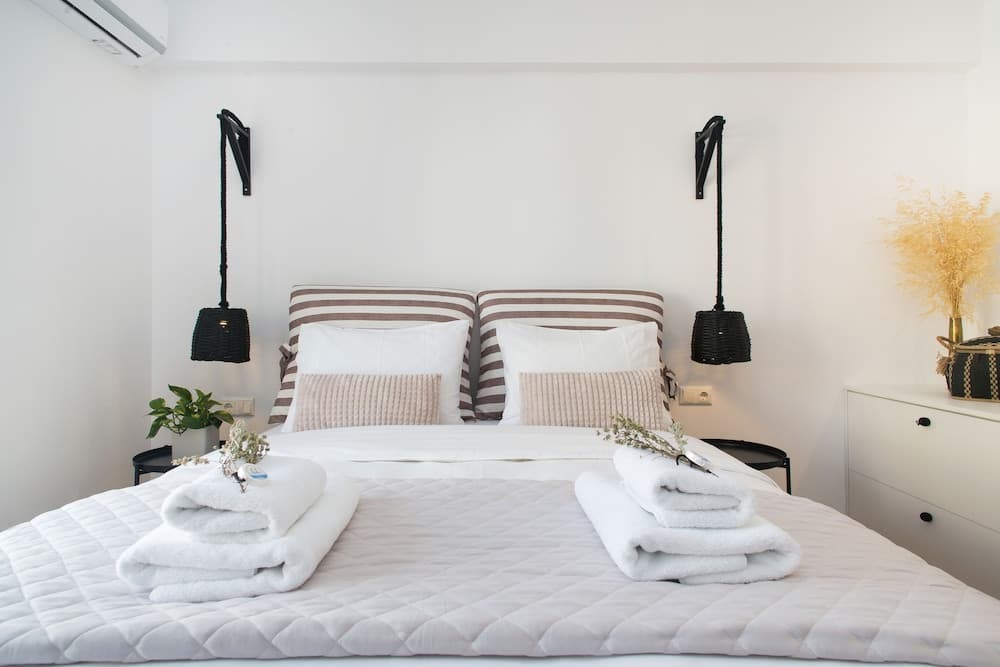 Modern Bohemian Style Sun-Splashed Loft