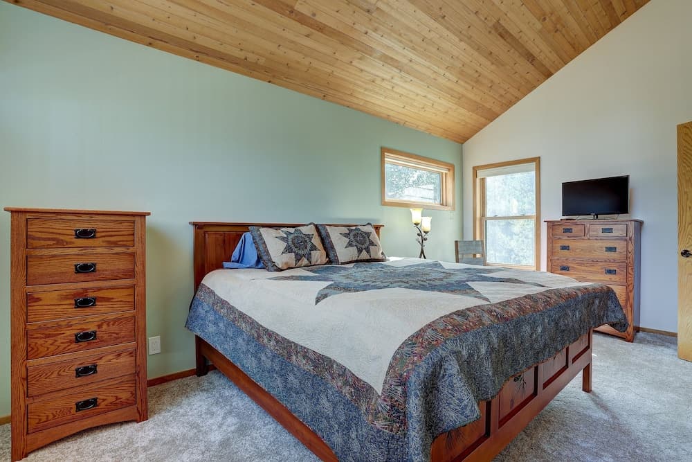 15 Big Leaf 3 Bedroom Home by RedAwning