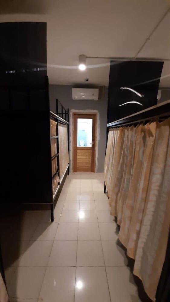 Bed Box Bali - Hostel