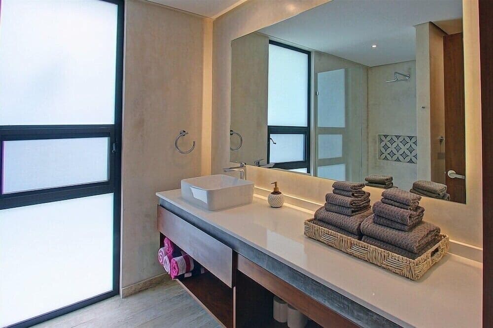 Fall In Love With The 360 Degree Infinity Pool @ PANORAMIC D 204- By Salt-Kisses