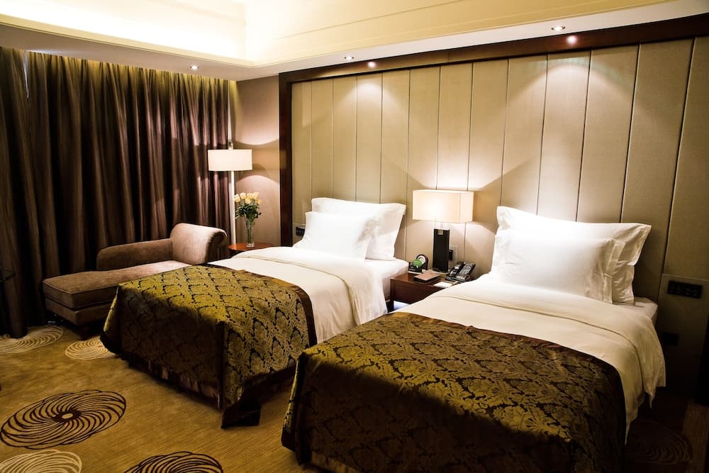 Shenzhen Fuqinglong Huatian Hotel