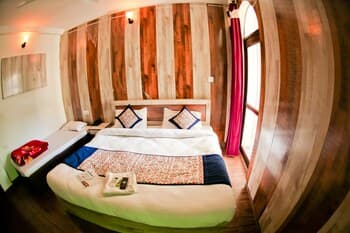 LN Hotel and Restaurant - Hostel