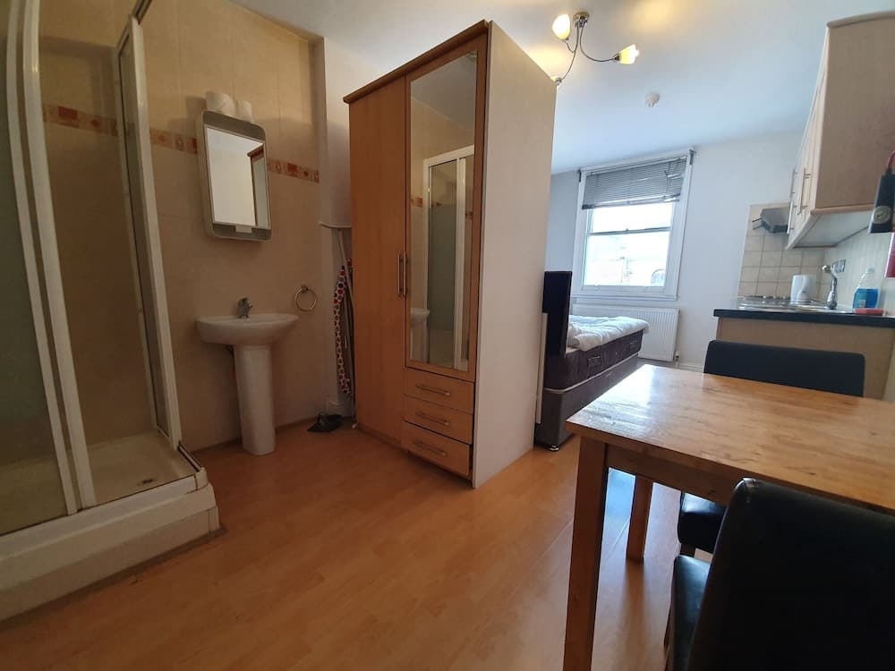 Studio Apartment in South Kensington 4