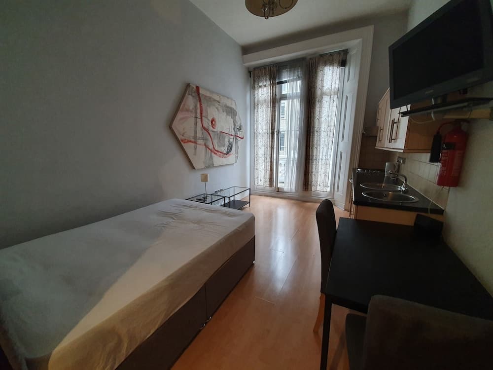 Studio Apartment in South Kensington 15