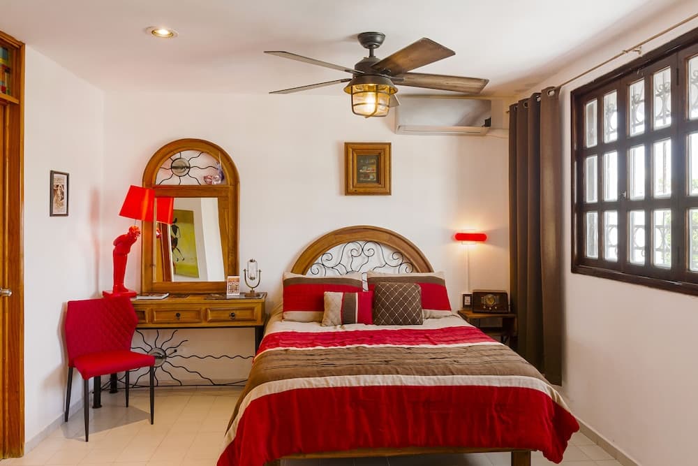 Casa Blanca Boutique & Organic