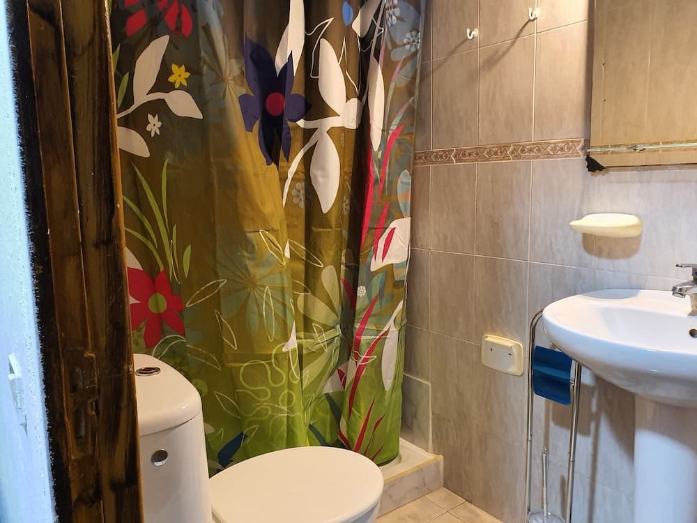 Low Cost Room Plaza de Hierro II