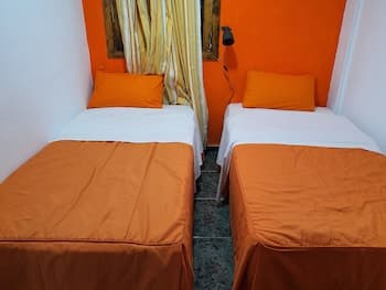 Low Cost Room Plaza de Hierro II
