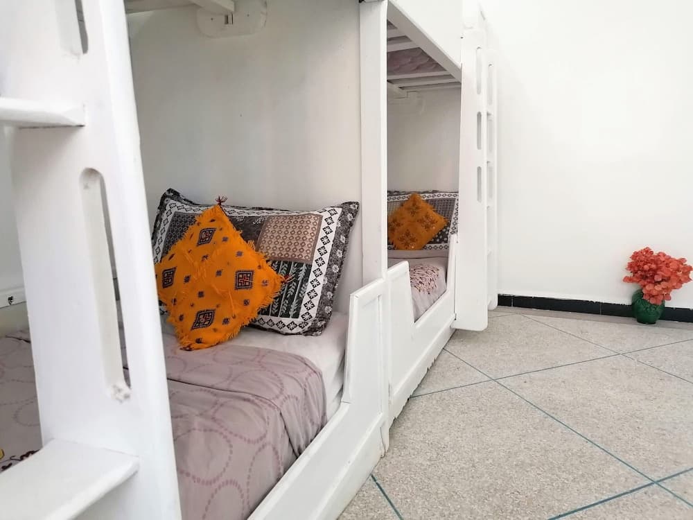 Cozy White House - Hostel