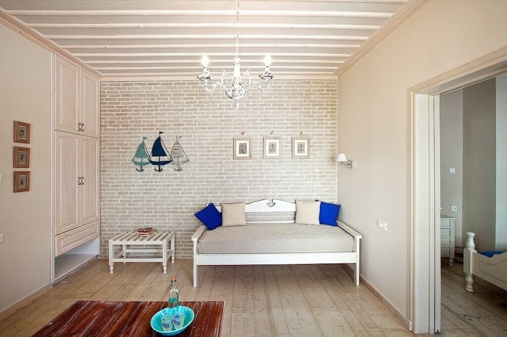 Alkionides Seaside Apartments