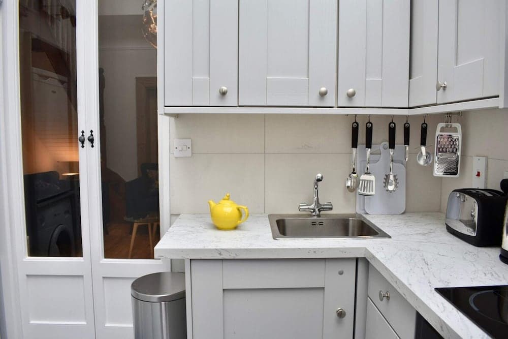 Modern 1 Bedroom Apartment Close to the Centre