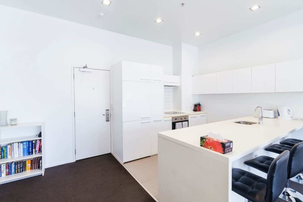 Modern 2 Bedroom Apartment in Auckland CBD With Parking