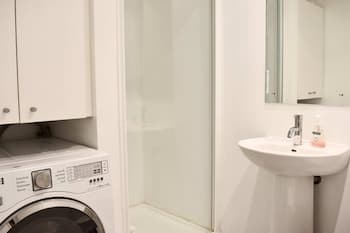 Stylish Queen Street Loft-style 1 Bedroom