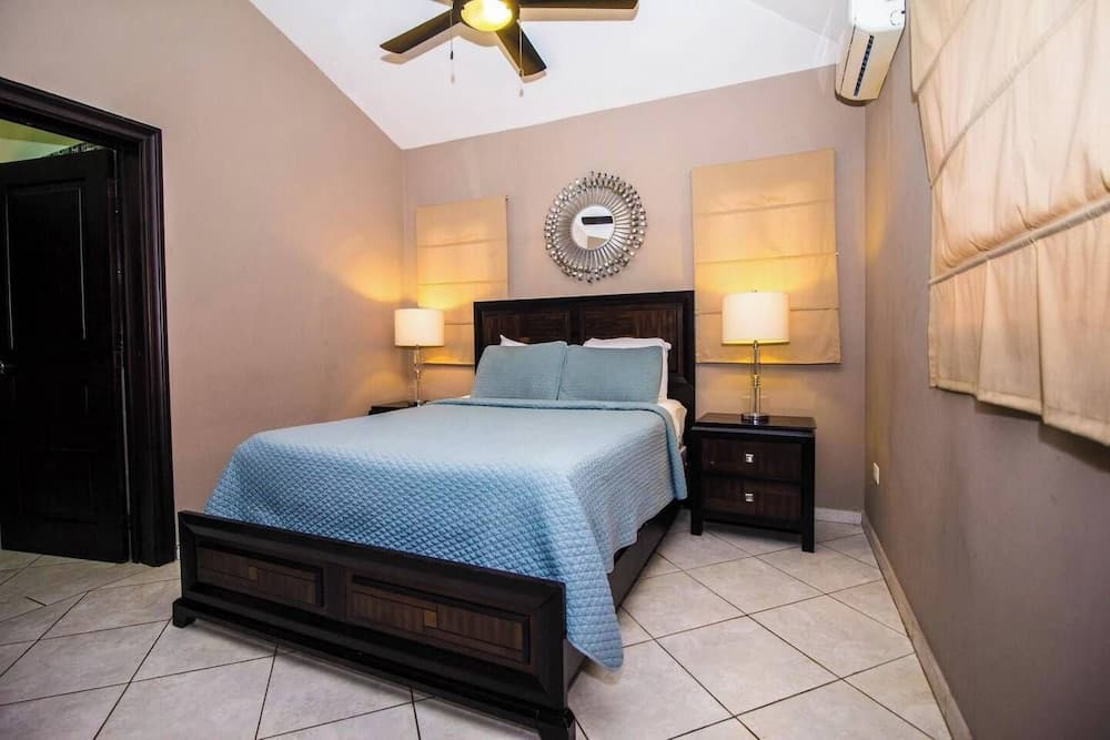 New! 6 Bedroom Ocean View