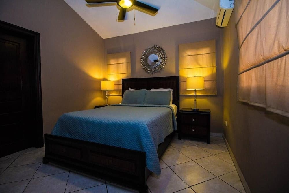 New! 6 Bedroom Ocean View