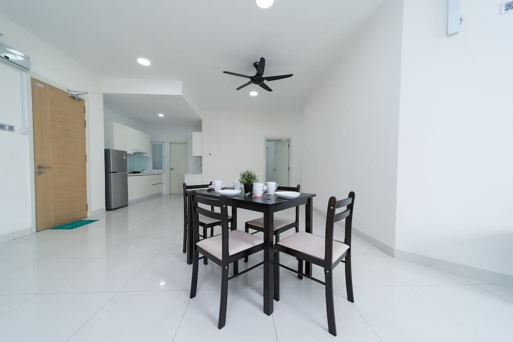 OYO Home 89446 Amazing 2 Bedroom Crest