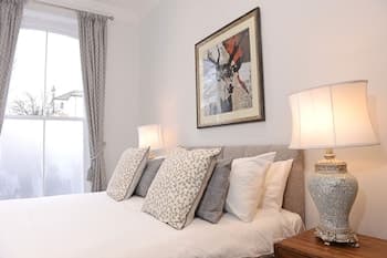 Bicknell House Hyde Ground