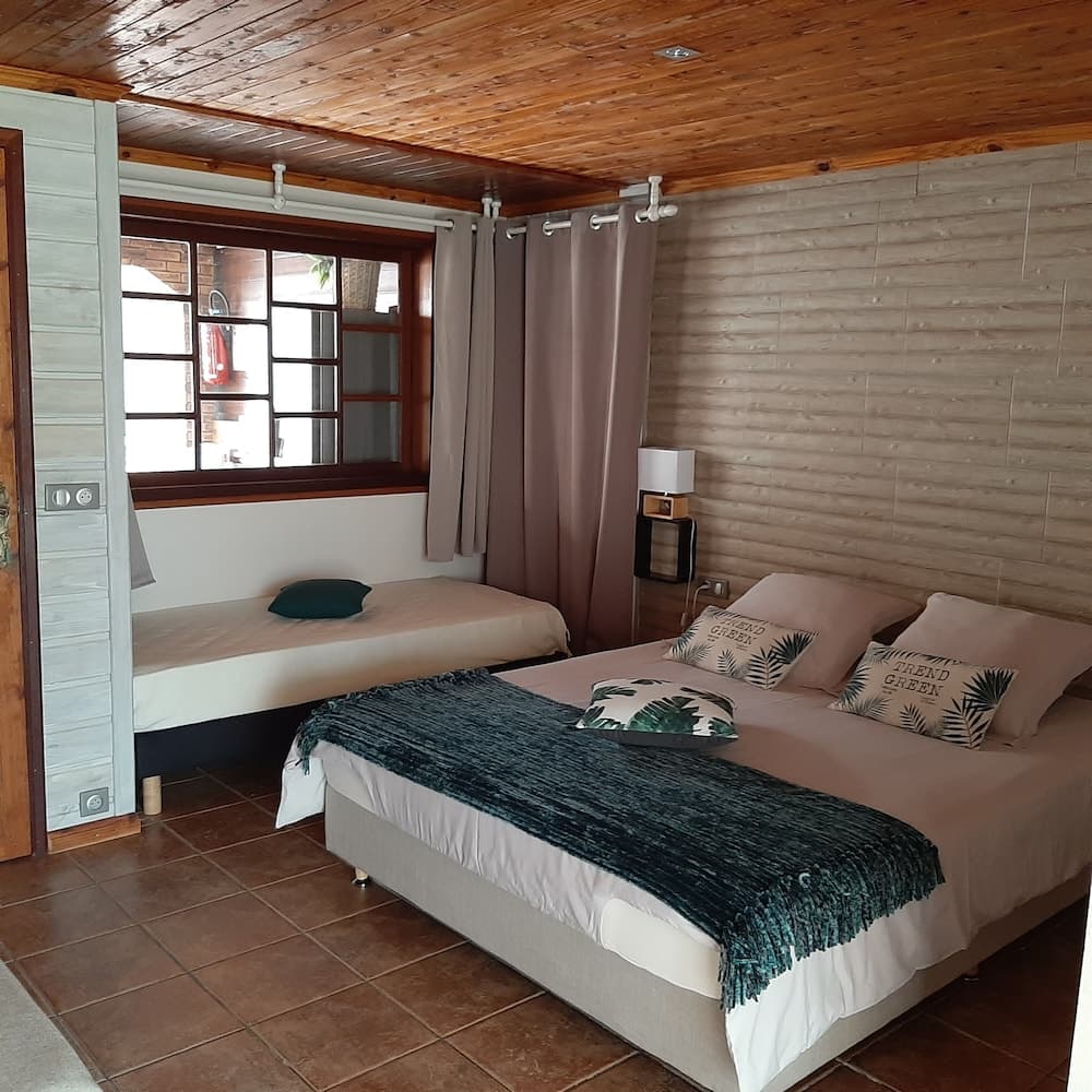 La Croisee Des Sentiers