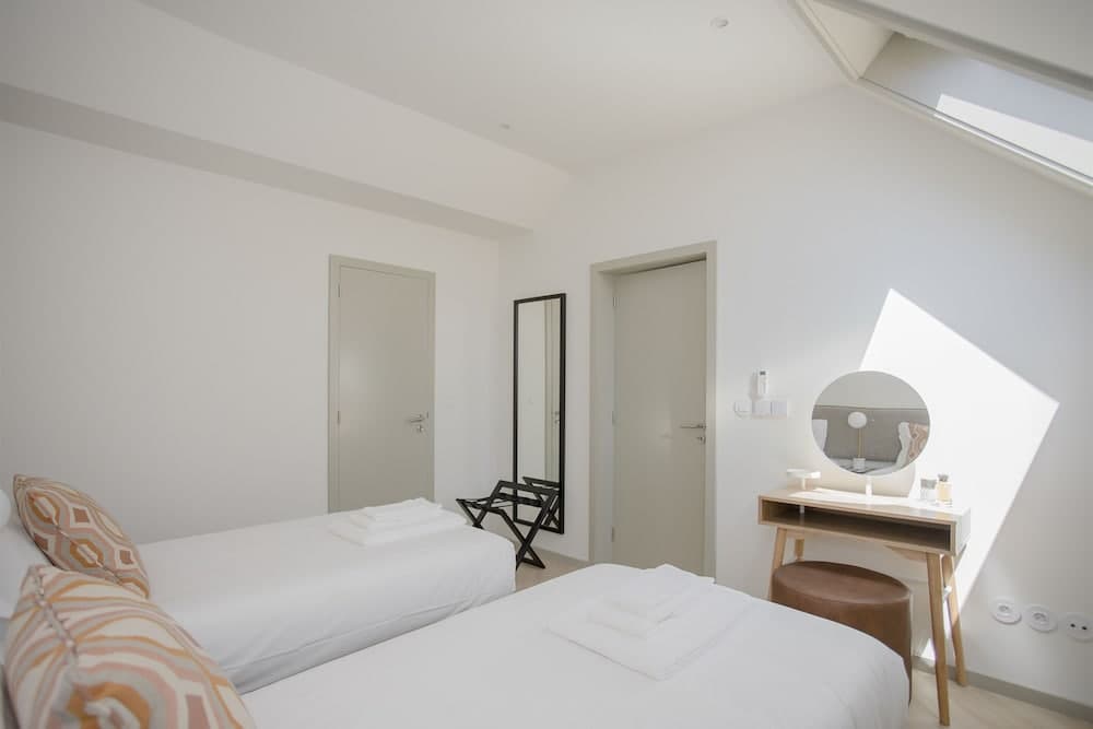 Liiiving in Porto - Luxury Beachfront Apartment VI