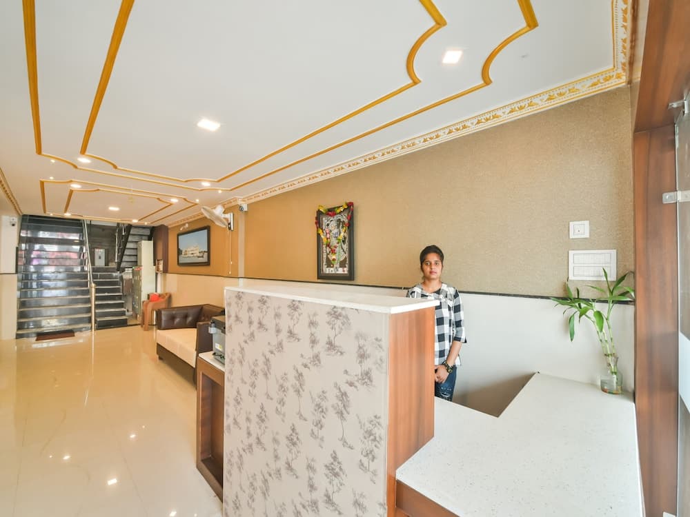 Hotel Golden Feather