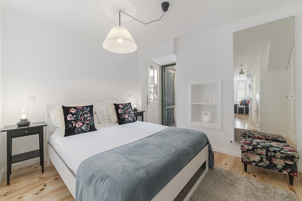 Zona Velha VII by An Island Apart