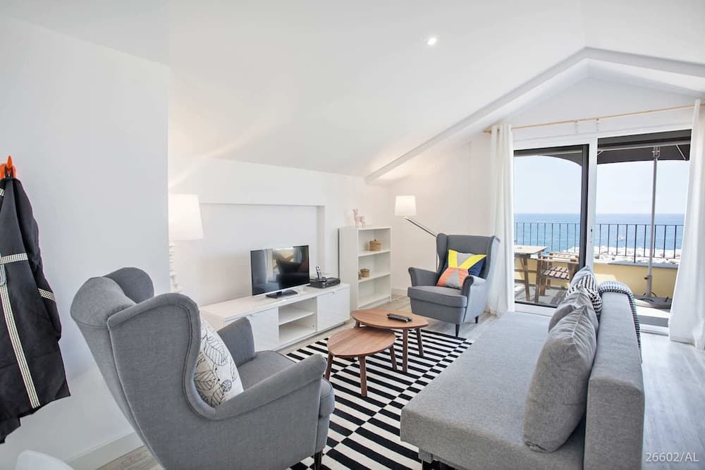 Zona Velha III by An Island Apart