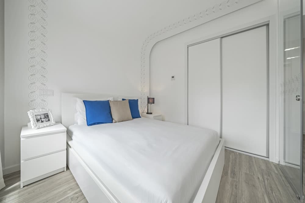 Drapes Design Apartments I by An Island Apart