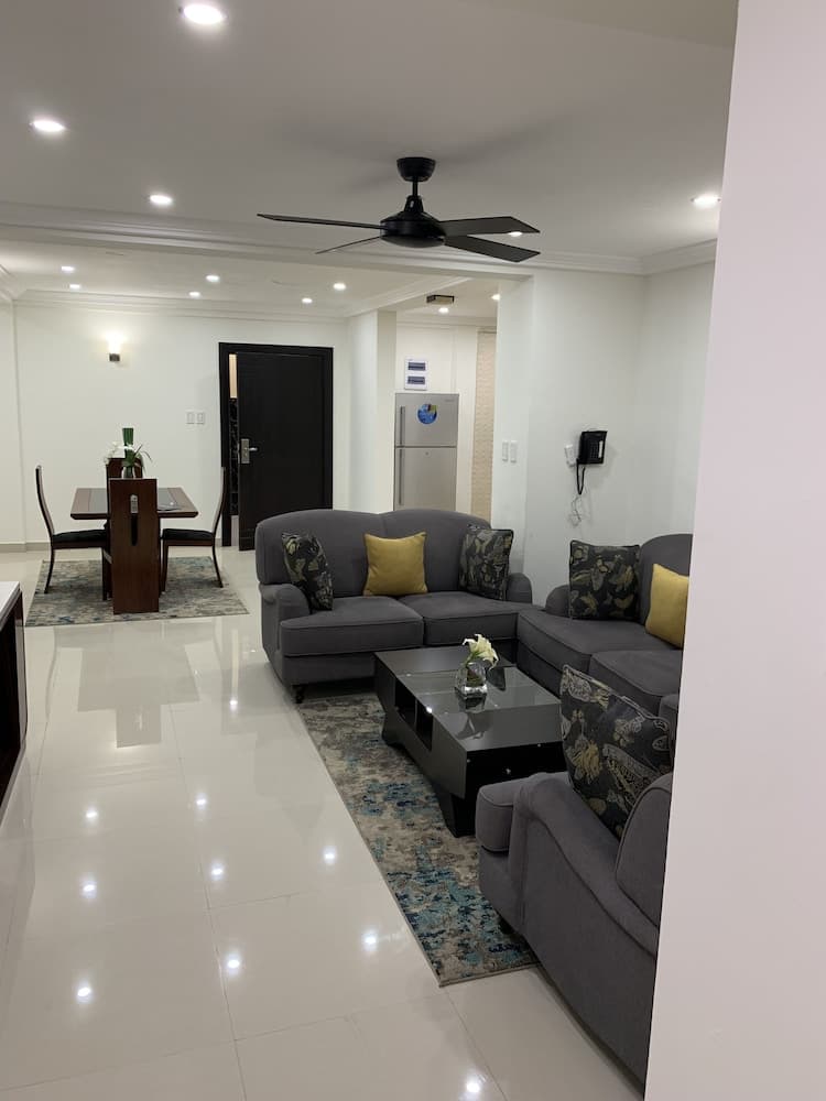 AM SEAVIEW RESIDENCE