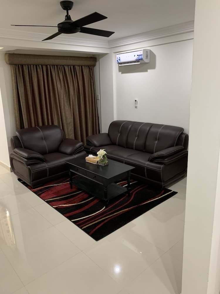 AM SEAVIEW RESIDENCE