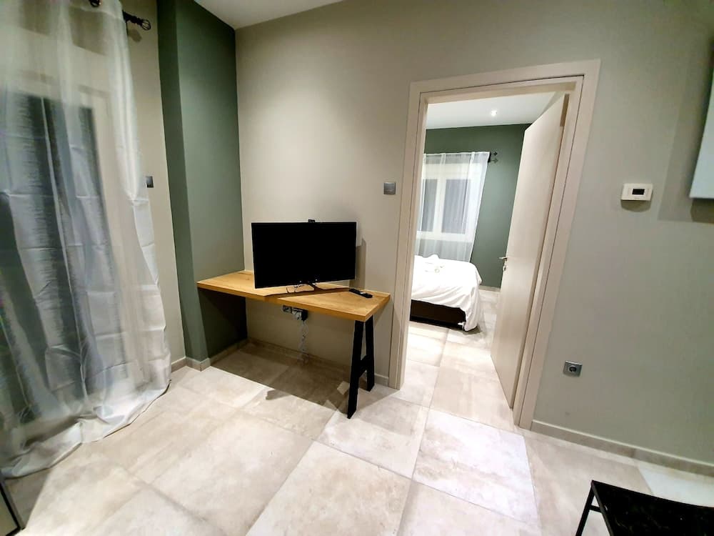 Cosmopolitan Apartments Nilie Suites & Aprts