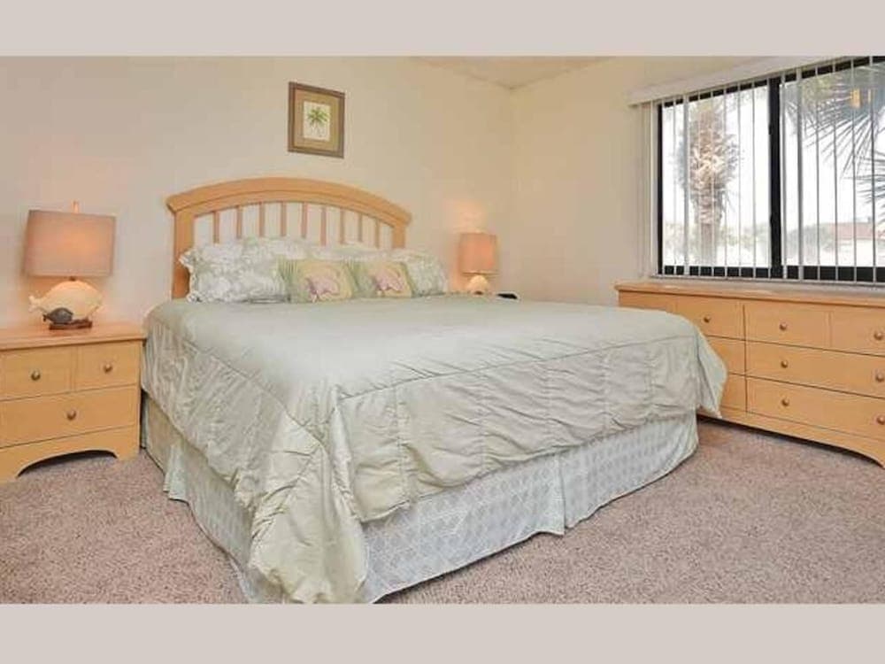 Ocean Village Club O35