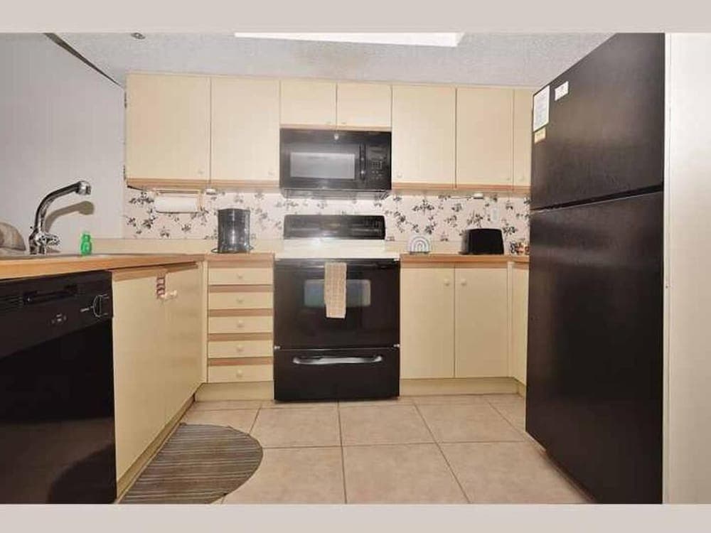 Ocean Village Club O35