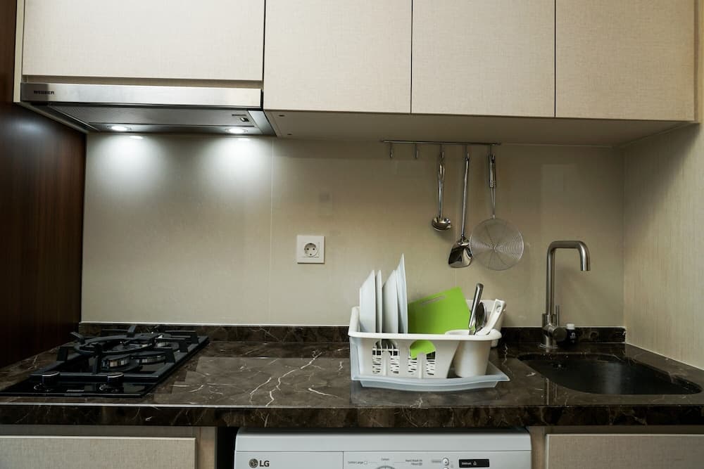 Deluxe and Comfortable Studio Puri Mansion Apartment