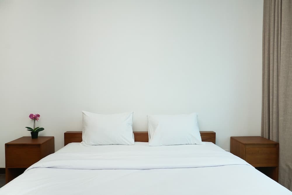 Elegant 1BR Veranda Residence @ Puri Apartment