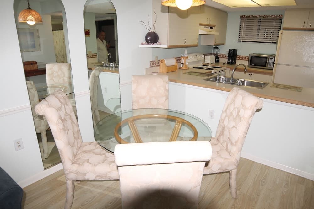 Ocean Village Club N33