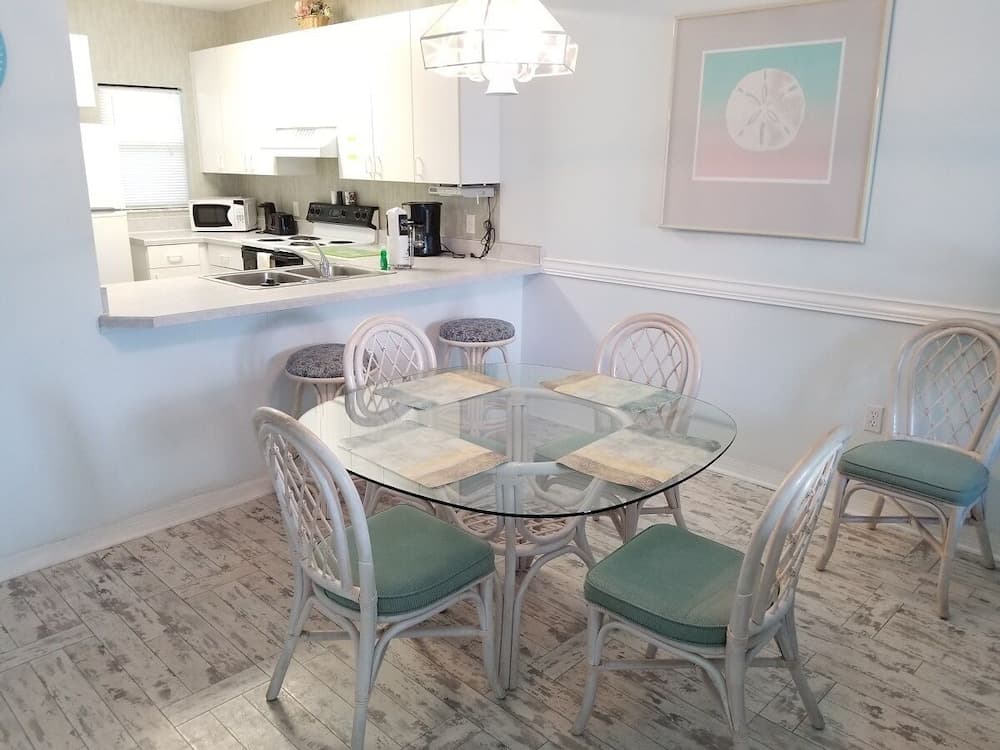 Ocean Village Club Q34